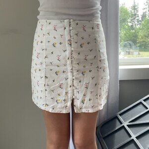 Super cute buttoned skirt F21